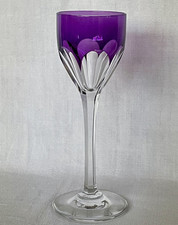 VERRE A LIQUEUR EN CRISTAL  DE  BACCARAT  COULEUR AMETHYSTE ROEMER GENOVA SIGNE