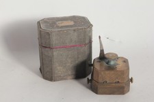 Ancien scarificateur médical automatique  (74813)