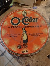 Boîte en fer ancienne Le