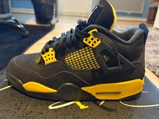 Jordan 4 retro Thunder 2023