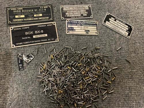 Lot plaques identification - lot,