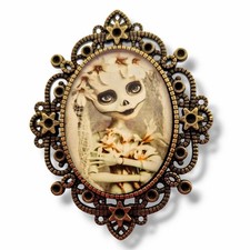 Broche romantique Poupée