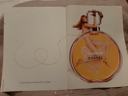Publicité papier parfum - publicité,