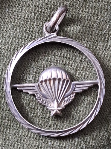 Pendentif troupes - pendentif,