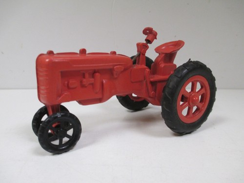 Ancien tracteur rouge - ancien, non