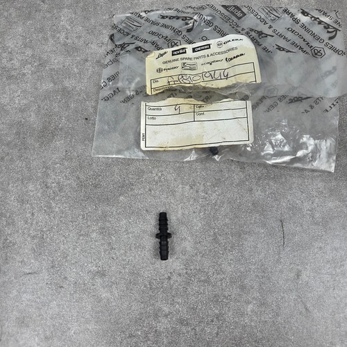 Raccord jonction tuyau essence - raccord,