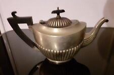 Théière anglaise en métal