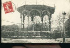 REIMS  LE KIOSQUE RARE EN BOIS