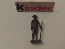 Figurine kinder métal " Usa-1780-3 " scame , couleur cuivre ?