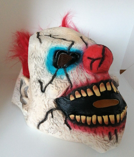 Masque clown psychopathe