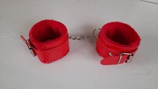 MENOTTES HANDCUFFS ROUGES CUIR