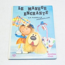 LE MANEGE ENCHANTE LA FAMILLE