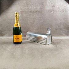 RARE Veuve Clicquot métal boite lettre US pour bouteille champagne Vintage 1980