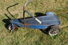 JOUET D'ENFANT A PEDALES CYCLORAMEUR BLEU M.G. DES ANNEES 50/60