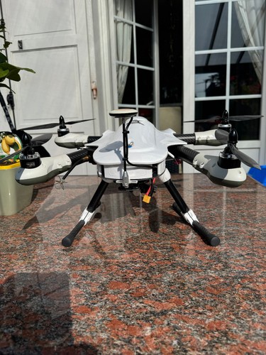Drone sky hero - sky, avec