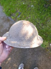casque militaire.             