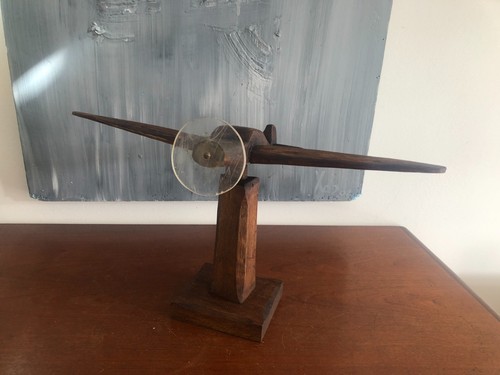 Ancien avion bois sur pied - en,