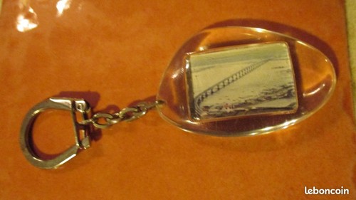 Porte clé vintage pont