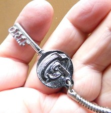 Ancien porte clé métal ORTF Maison de la Radion Télévision Paris France Ann. 60