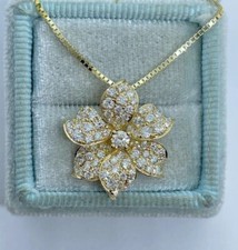 Pendentif fleur de