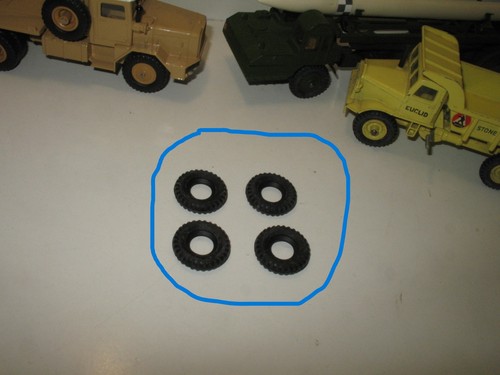 D09 dinky trés - x,