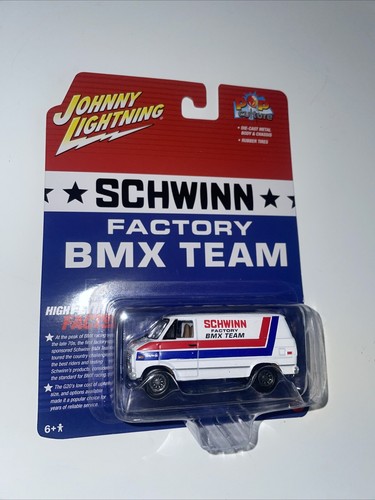 Johnny lightning 1976 chevy - johnny,