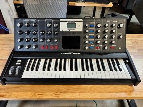 Moog minimoog voyager - moog,