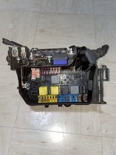 Boitier Fusible Avant Mercedes Classe A W176 Référence A2465401850 / A2469060093