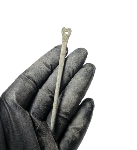 Ancient roman bronze - bronze, sewing