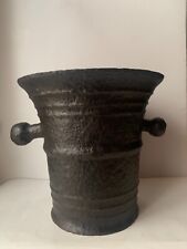 ancien gros mortier en fonte de fer, 2 poignées