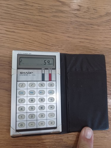 Ancienne calculatrice sharp - ancienne,