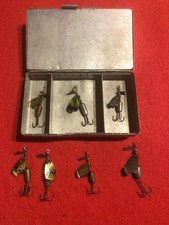 PÊCHE / ANCIENNE BOîTE LUXOR DOUBLE AVEC 7 CUILLERES (MITCHELL...)