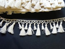rare  galon ancien pompons passementerie  fait main L 7,80 m