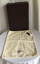 Boîte à chaussures vide