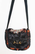 Inhabituel Noir/Orange Artificiel Fourrure Avec Perlé Patch Épaule Sac Laiton