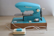 Jouet Ancien machine à coudre " Ma Cousette " époque 1960