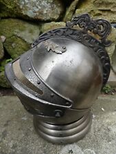 Cave à Liqueur boite à musique Heaume de Chevalier Médieval Design 1960 Métal