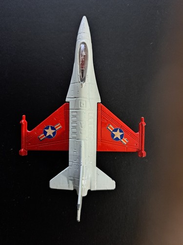 Avions chasse matchbox 16 - chasse,