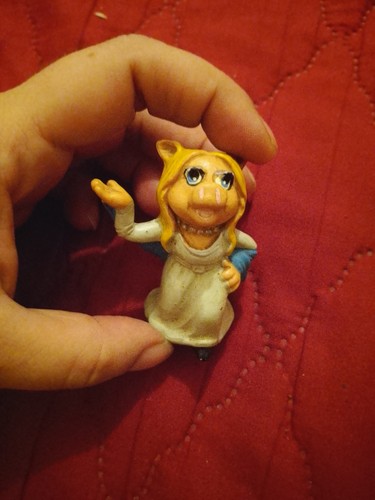 Figurine colorée peggy - figurine,
