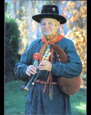 Environ de MONTSALVY (15) Musicien avec CABRETTE période 1970-1980