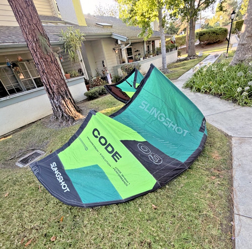 Slingshot code kite - code, 2023