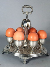 Ancien oeufrier complet: coquetiers,  cuillères et présentoir métal argenté C510