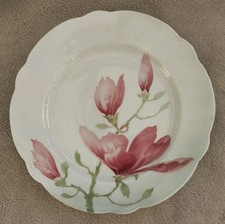 Ancienne assiette haute - haute, sur