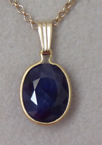 Très beau saphir bleu - très, 3,75
