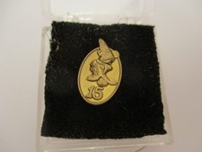 PIN S DISNEY CAST MEMBER  15