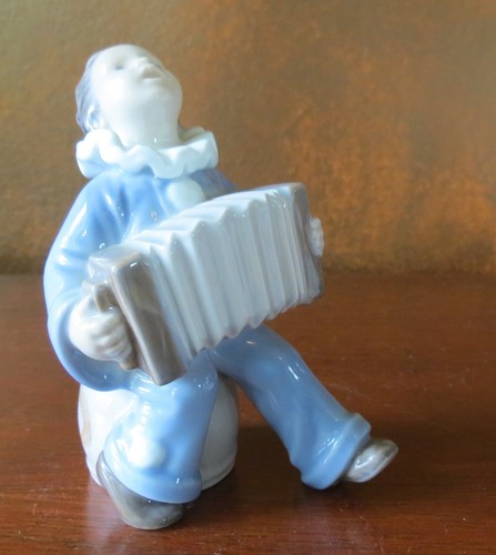 Royal copenhagen boy - boy, clown