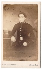 Jeune garçon élève