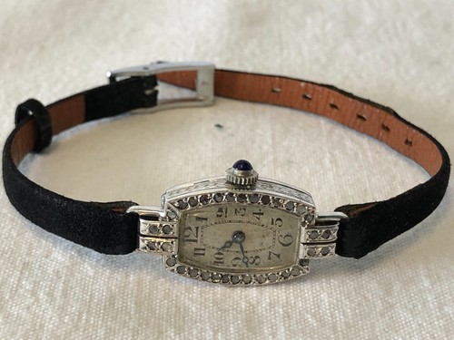 Belle montre femme - de,