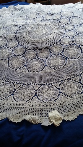 Ancienne nappe ronde - ancienne,