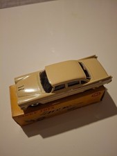 Dinky toys 1/43 DODGE Royal